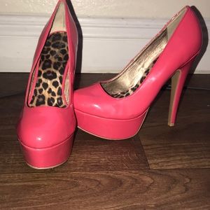 HOT PINK HEELS !